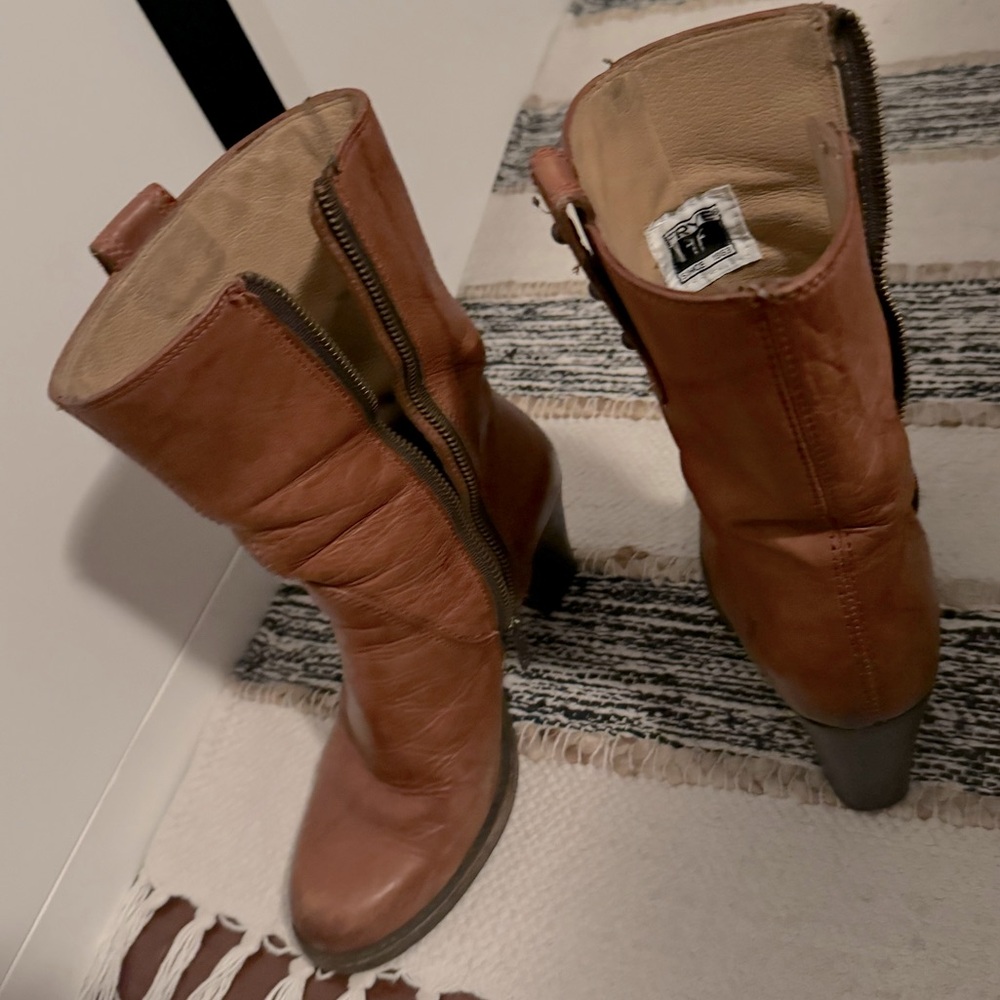 Frye boots cognac  with zipper and heel